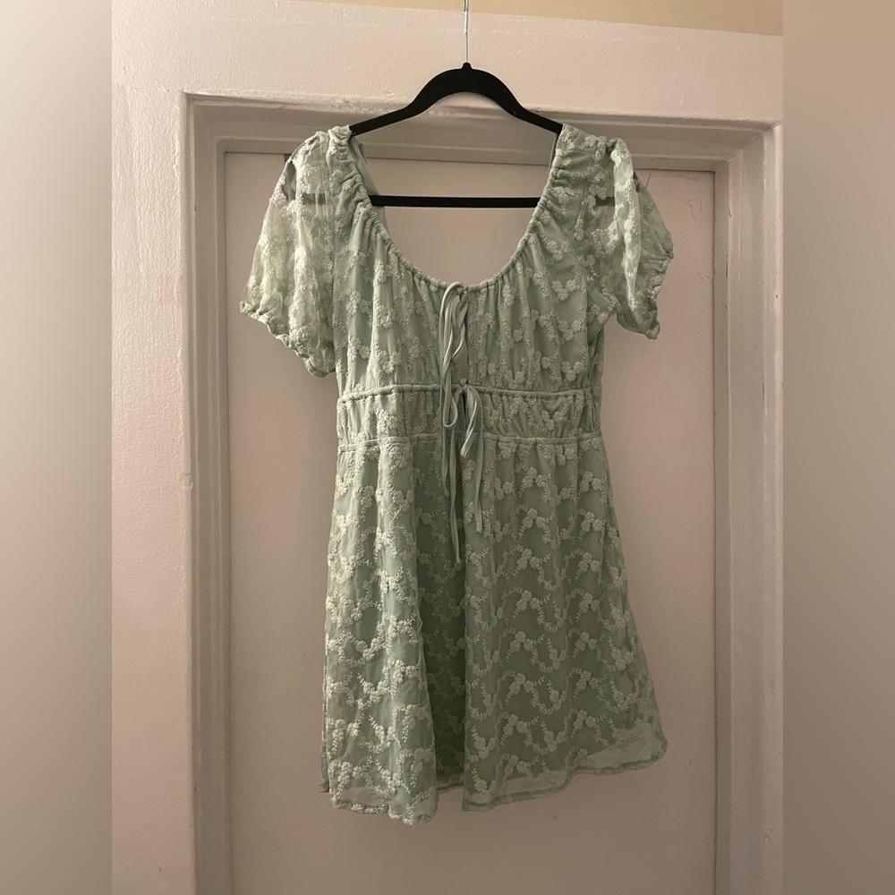 Baevely Light green Flowy top‎ size medium